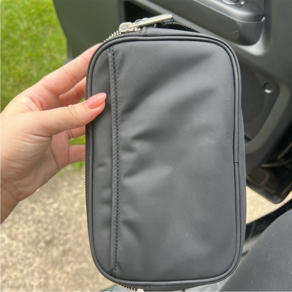 Lululemon purse - Picture 4 of 6